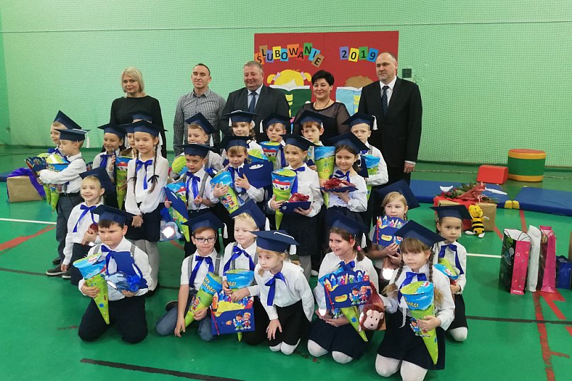 Ślubowanie uczniów klasy pierwszej