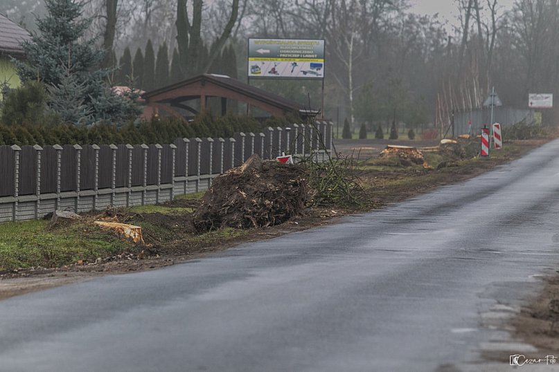 Budowa drogi w Gołębiewie