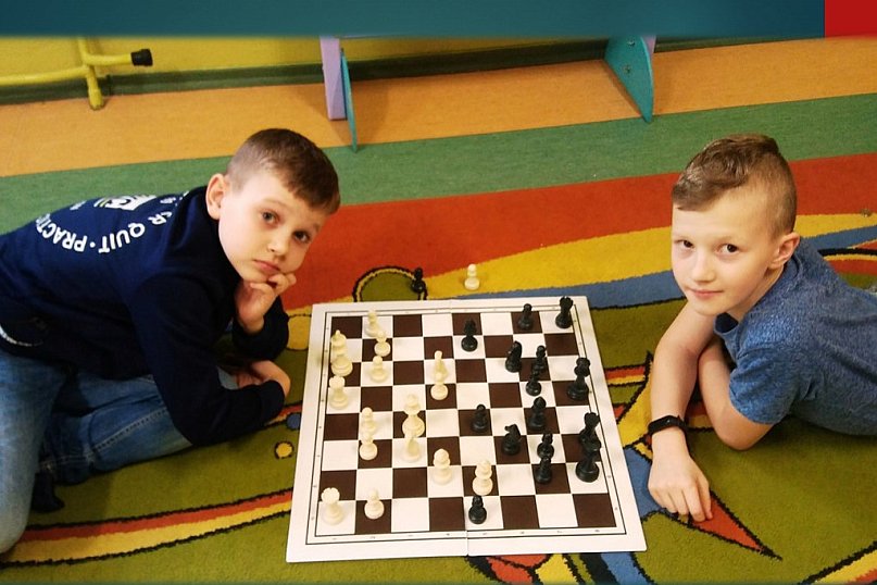 Szachy i scrabble w Szóstce