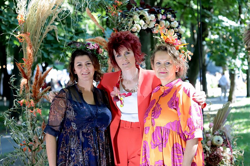 Niedziela rano na Święcie Róży