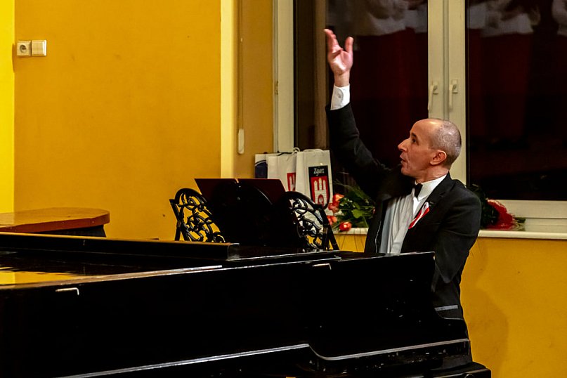 Śpiewamy dla Biało-Czerwonej