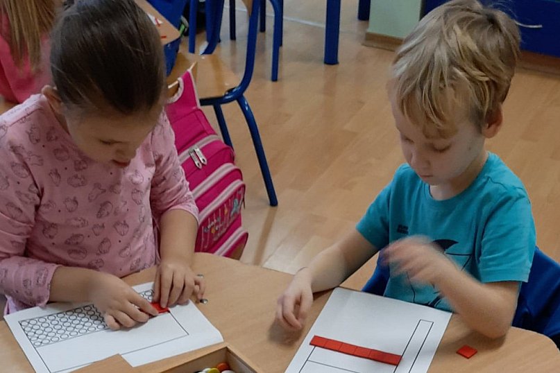 Przygody przedszkolaków z darami Froebla