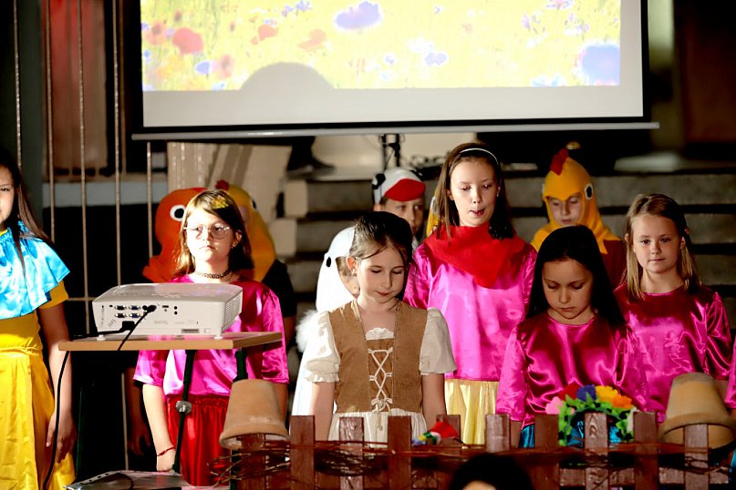 Koloriada z Różą w tle