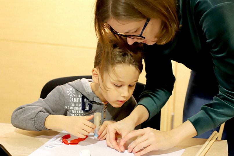 Akcja - Uszyj flagę, Zrób kotylion