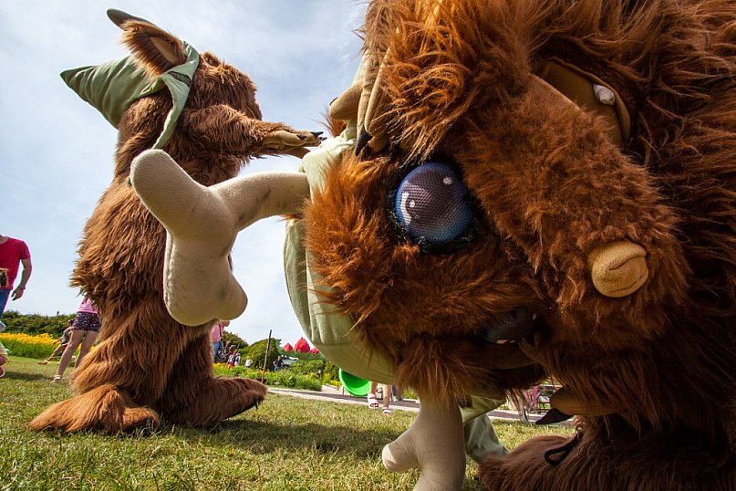 Baw się z Mordolami