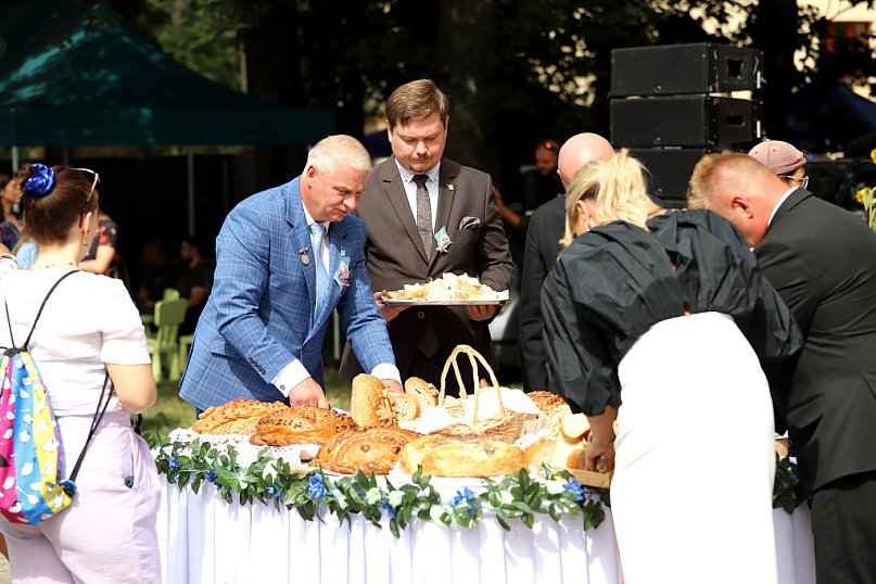 Powiatowo - Gminne Dożynki w Łaniętach cz.1