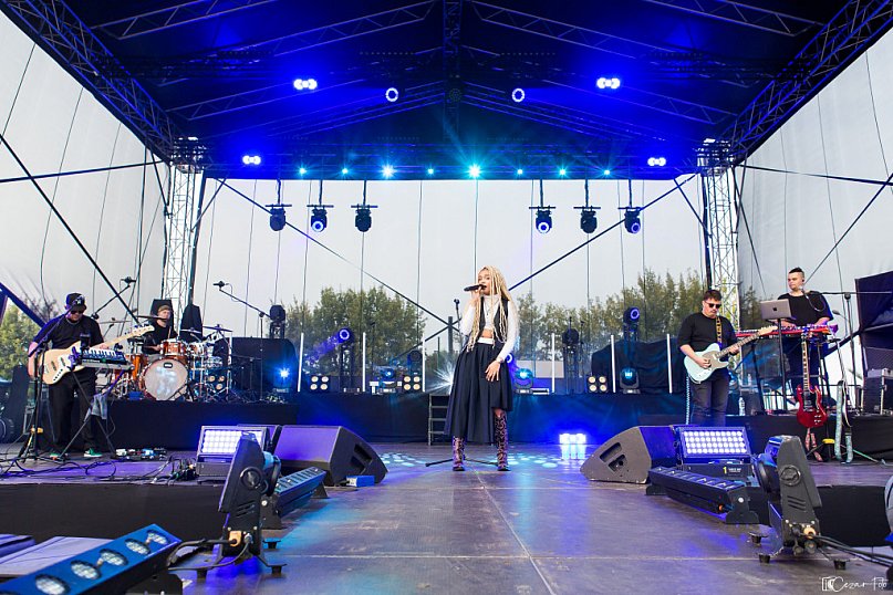 Sara James na początek bloku koncertowego