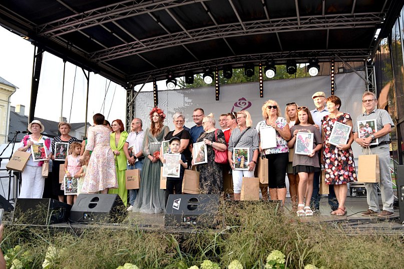 &quot;Wyróżnij się&quot;  z nagrodami...