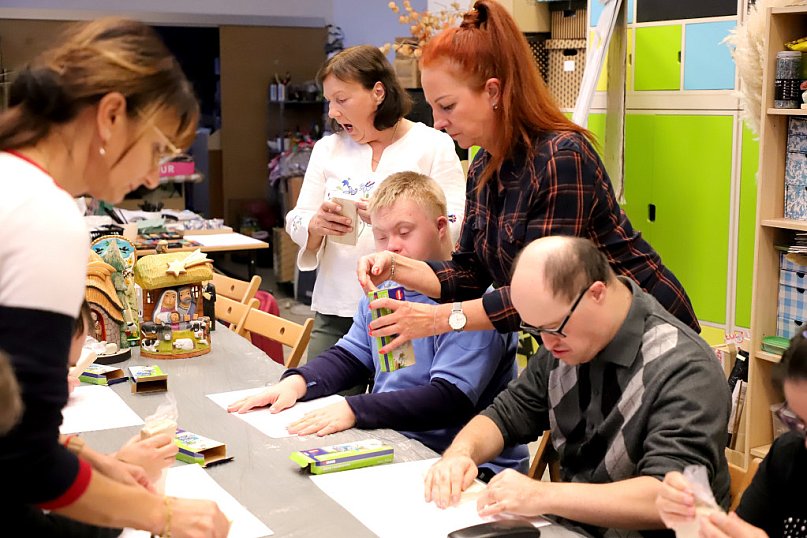 Rzeźbić każdy może. Stacja Autyzm kulturalnie