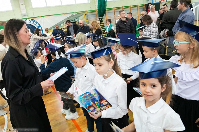 Ślubowanie w "Jedynce"