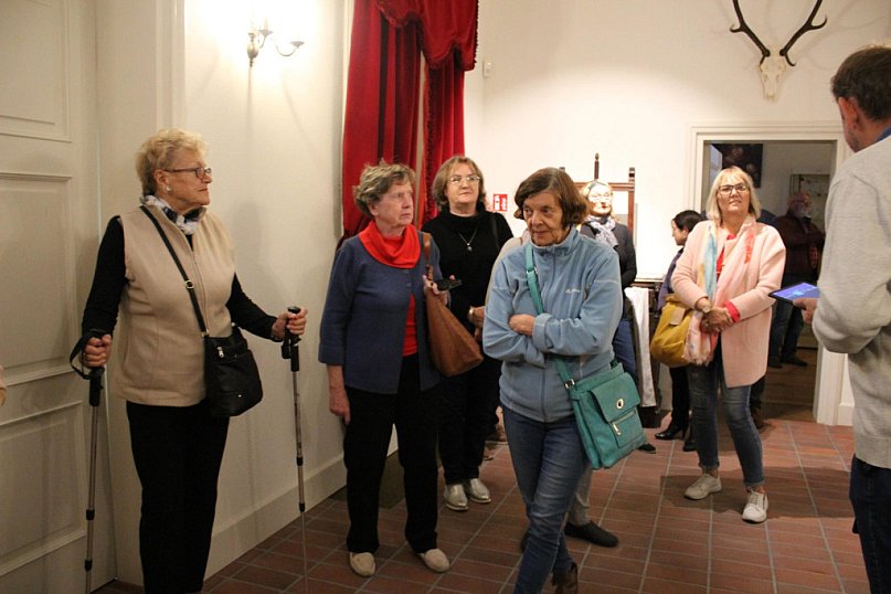 Seniorzy w Pałacu Saskim