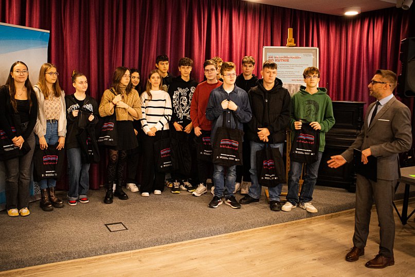 Ze sztandarem po Kutnie