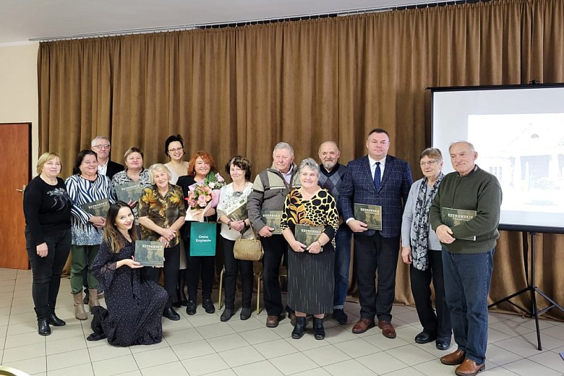 Krzyżanów w albumie z fotografiami powiatu kutnowskiego