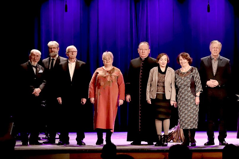 Kutnowskie Zeszyty Regionalne Tom XXVII