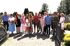 Chwile wspomnień przy grobie ks. Jana Sposoba-20045