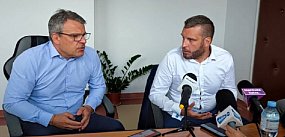 Prezes szpitala zwolnił Bartosza Serendę zastępcę 