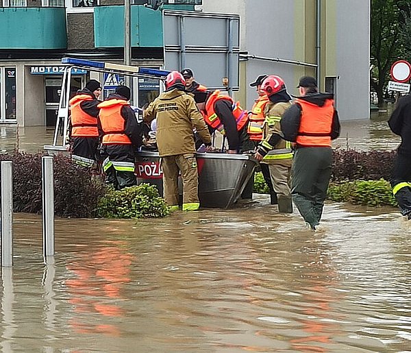 Stan klęski żywiołowej w kolejnych powiatach. Premier zapowiada odbudowę-62998