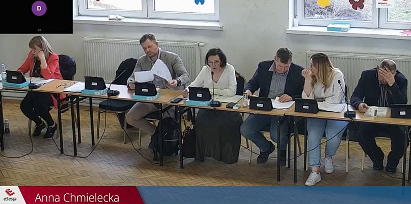 Gorąca dyskusja w Krośniewicach. Podwyżki opłaty za śmieci nie będzie - 67017