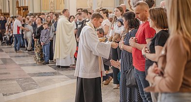 Historia zawarta w ziarenku piasku – spektakl o historii objawień-68112