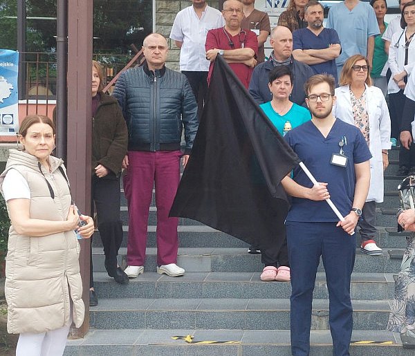 Lekarze z Łódzkiego oddali hołd zamordowanemu koledze-68156