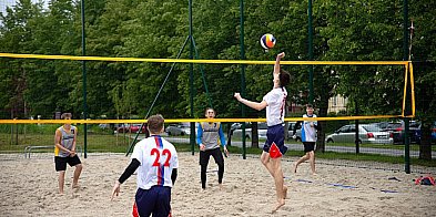 Reprezentacja ZS w Żychlinie Mistrzami Powiatu w siatkówce plażowej -68514