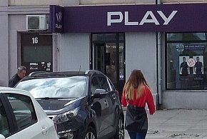 Play na celowniku UOKiK. Chodzi o pieniądze ściągane z kont klientów-69210