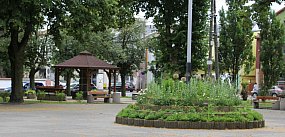 W centrum Krośniewic stanie fontanna