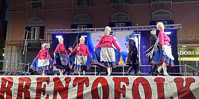 Zespół Pieśni i Tańca Ziemi Kutnowskiej reprezentował Polskę w  Sorrento-69412