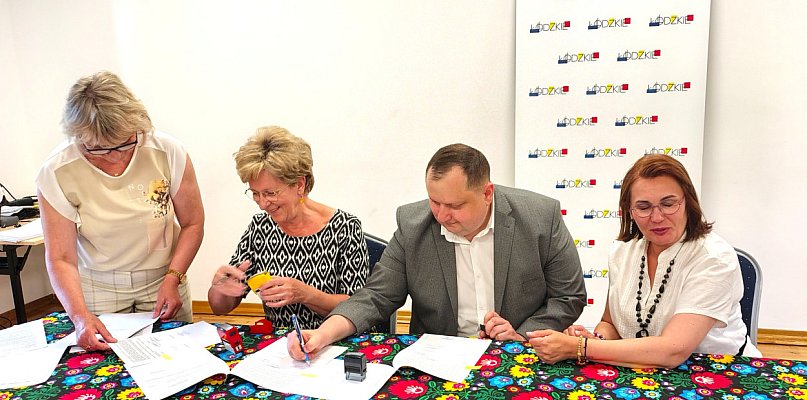 Umowy na dofinansowania podpisane. Skorzystają gminy w powiecie kutnowskim - 69420