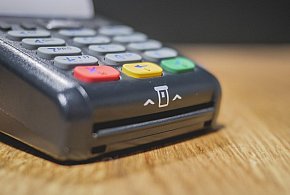 Zakaz sprzedaży i większy nadzór. Tych produktów nie kupią już nieletni-69463