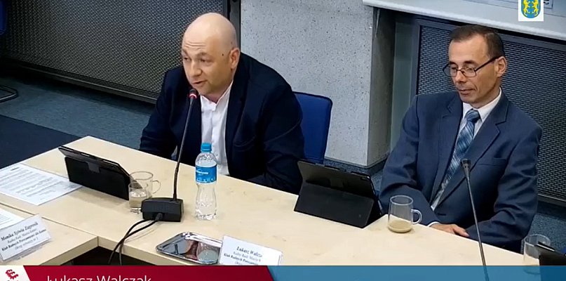 Radny Łukasz Walczak: Zwariowałem, pan bezczelnie krytykuje. O kulturze w Kutnie - 69477