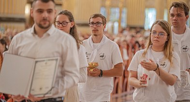 Tysiące pielgrzymów, dziękczynienie maturzystów i świadectwo żywej wiary-69623