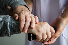 Ponad 2 tys. zł miesięcznie. Seniorzy i ich rodziny czekali na to latami-70117