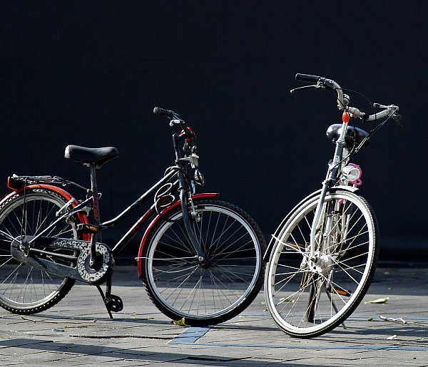 Dwa zgłoszenia o kradzieży rowerów i hulajnóg jednego dnia-70296