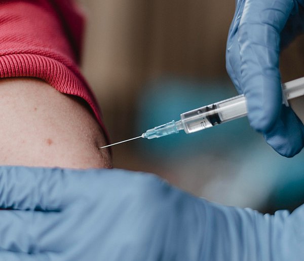 Nowa metoda oszustów. Tak próbują „oskubać” seniorów-70435