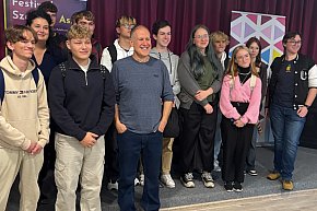 Młodzież wcieliła się w archiwistów-20161