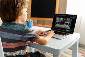 Popularni influencerzy mogą mieć kłopoty. Treści dla dzieci budzą kontrowersje-72014