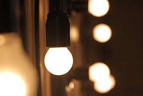 Rachunki za prąd pójdą w dół. Rząd usuwa opłatę doliczaną od lat-72435