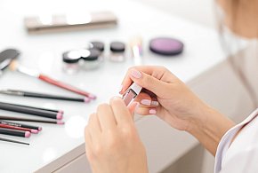 Nie używaj tych kosmetyków. GIS ostrzega przed produktami-72440