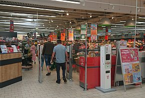 Pracownicy popularnej sieci mają dość. W południe zatrzymają pracę-72682