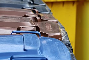 Fioletowe worki na odpady. Oto, co powinno tam trafiać-73339