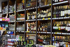 To codzienność wielu Polaków. Nowe dane o alkoholu niepokoją-73410