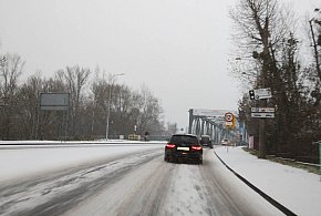 Poważne zagrożenie na drogach. Kierowcy często o tym zapominają-73466