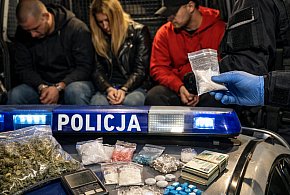 Policyjna kontrola zakończona zatrzymaniem. Narkotyki u kierowcy i w pojeździe
