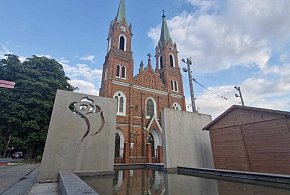 Czy można zburzyć betonowe mauzoleum w centrum Kutna? Zabierz głos 28 maja