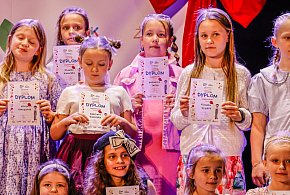 VIII Festiwal Piosenki Dziecięcej Czerwone Jabłuszko w Żychlinie