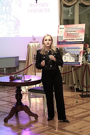 Deszczowe przedpołudnie na Święcie Róży-20080