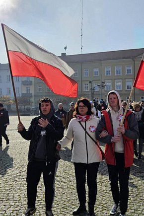 Szkoła do hymnu-20240