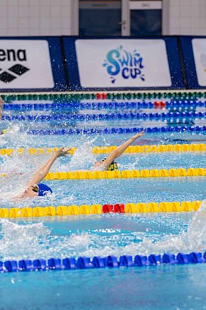 Młodzi pływacy z Kutna z medalami-20278