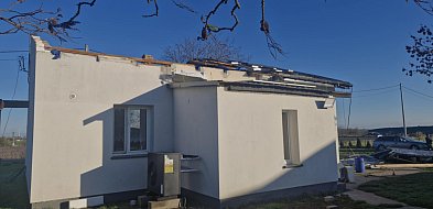 Wichura zniszczyła dach ich domu. Mieszkańcy Pawlikowic proszą o pomoc-71771